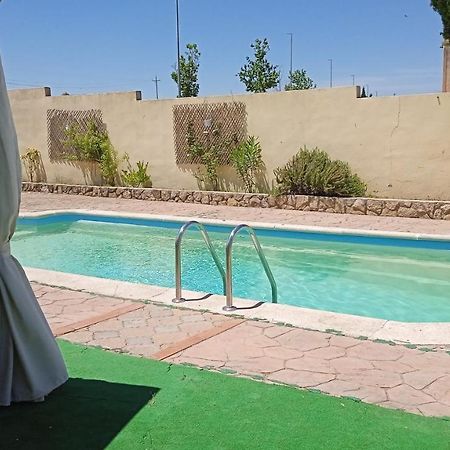 Orion Apartman Torrejón el Rubio Kültér fotó